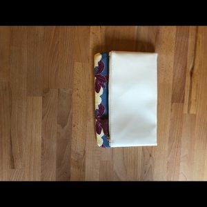 Floral clutch